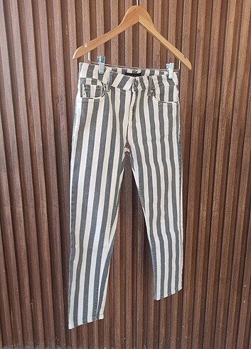 Çizgili kot pantalon