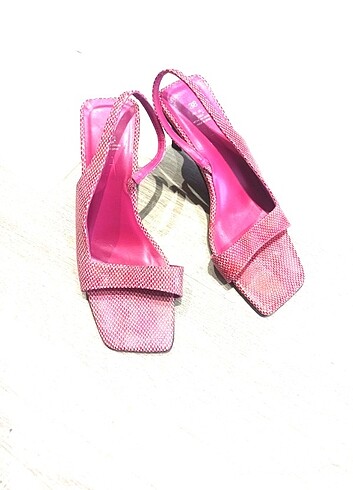 Zara Pembe dekolte ayakkabı