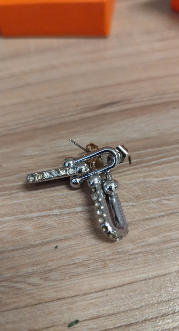 Gümüş Renkli Çelik Küpe - Görsel 2