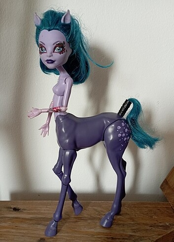  Beden Monster high avea trotter