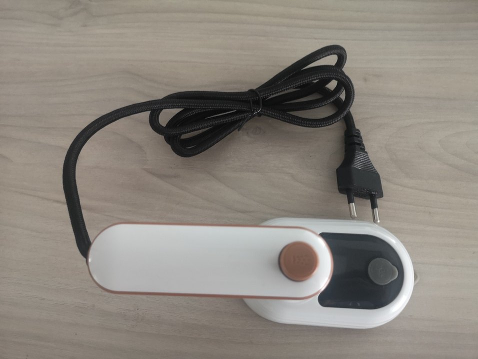 Beyaz Mini Ütü seyahat - Görsel 3