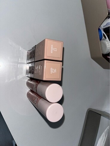  Beden 2 adet lifter gloss ve 2 adet lip plump