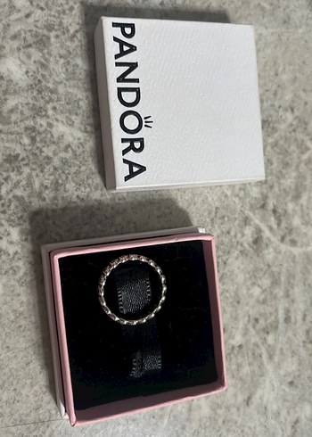 Pandora kalpli yüzük