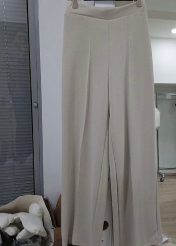Bej Kadın Pilili Kumaş Pantolon