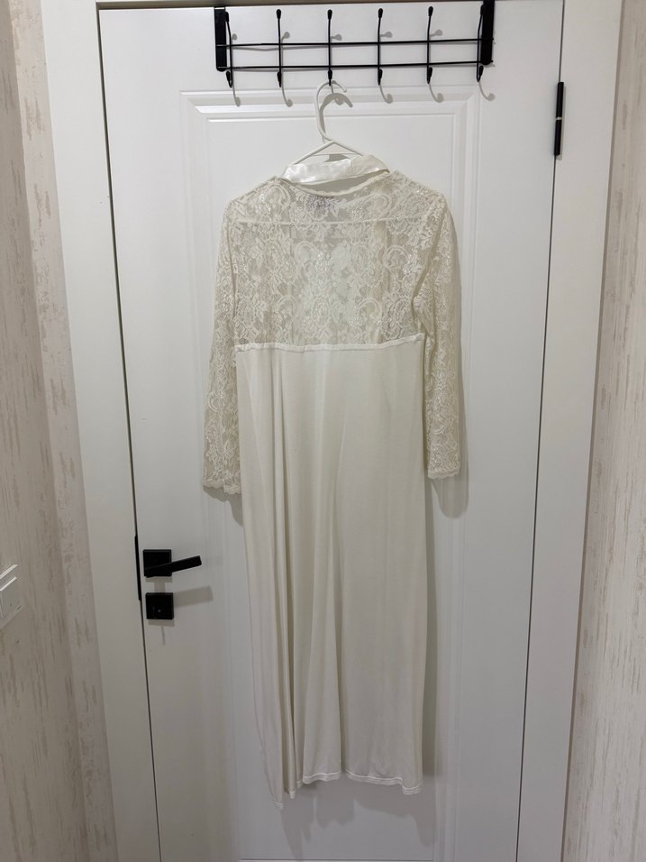 Beyaz Uzun Kollu Kadın Sabahlık - Görsel 2