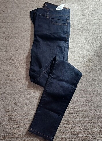 Sıfır kot pantolon kullanılmamış etiketsiz