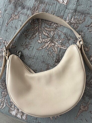 Stradivarius STRADIVARIUS BEJ RENGİ OMUZ ÇANTASI