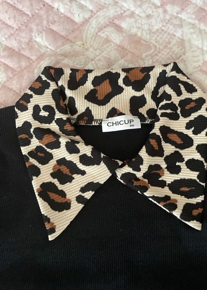 Leopr desenli Polo yaka bluz - Görsel 3