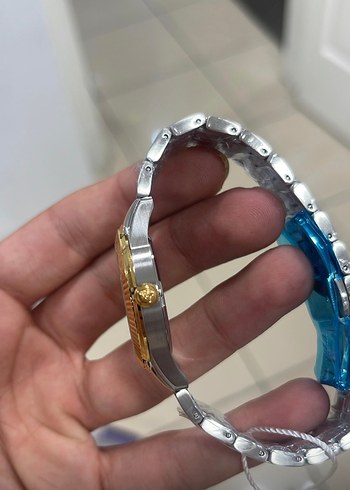Versace Versace Parlak Yeşil Klasik Kadın Saati