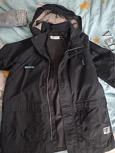 H&m yagmurlik hic giyilmedi