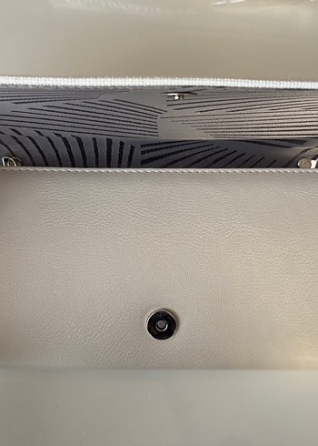 Zebra Desenli Gri Zincir Detaylı Deri Kadın Portföy Çanta