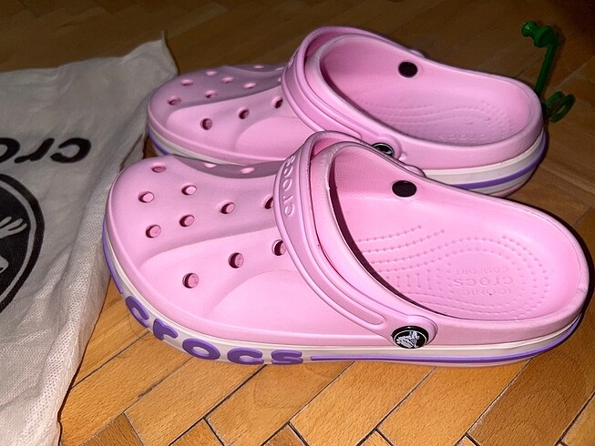 38 Beden Orijinal. Pembe crocs kadın terlik