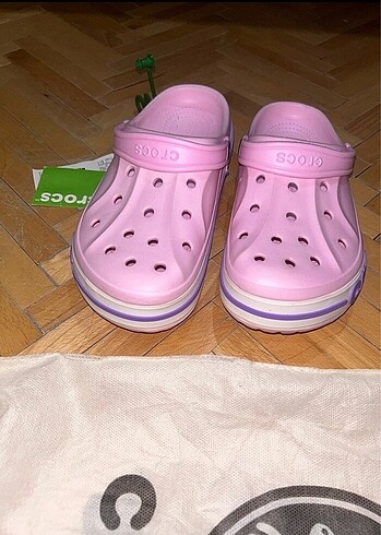 38 Beden pembe Renk Orijinal. Pembe crocs terlik