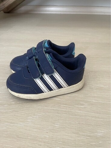 22 Beden 22 numara az kullanılmış adidas ayakkabı