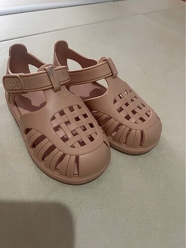 Kız çocuk sandalet 23 numara