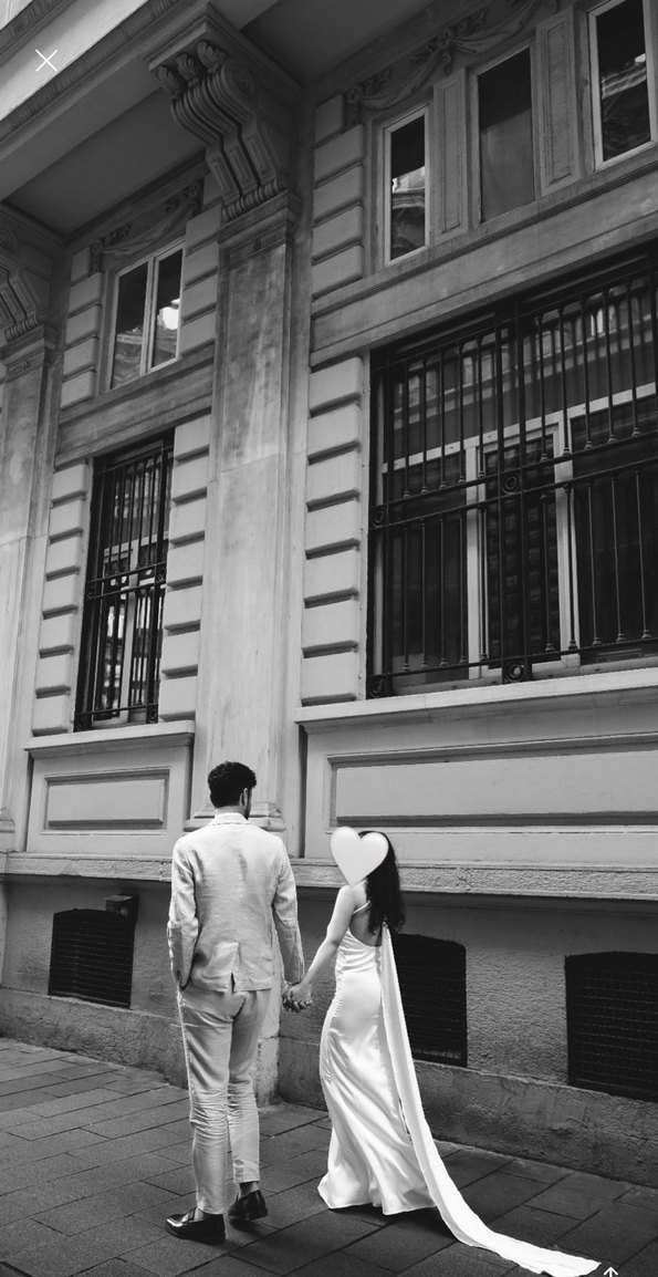 Minimalist Beyaz Uzun A-Line Gelinlik - Görsel 4