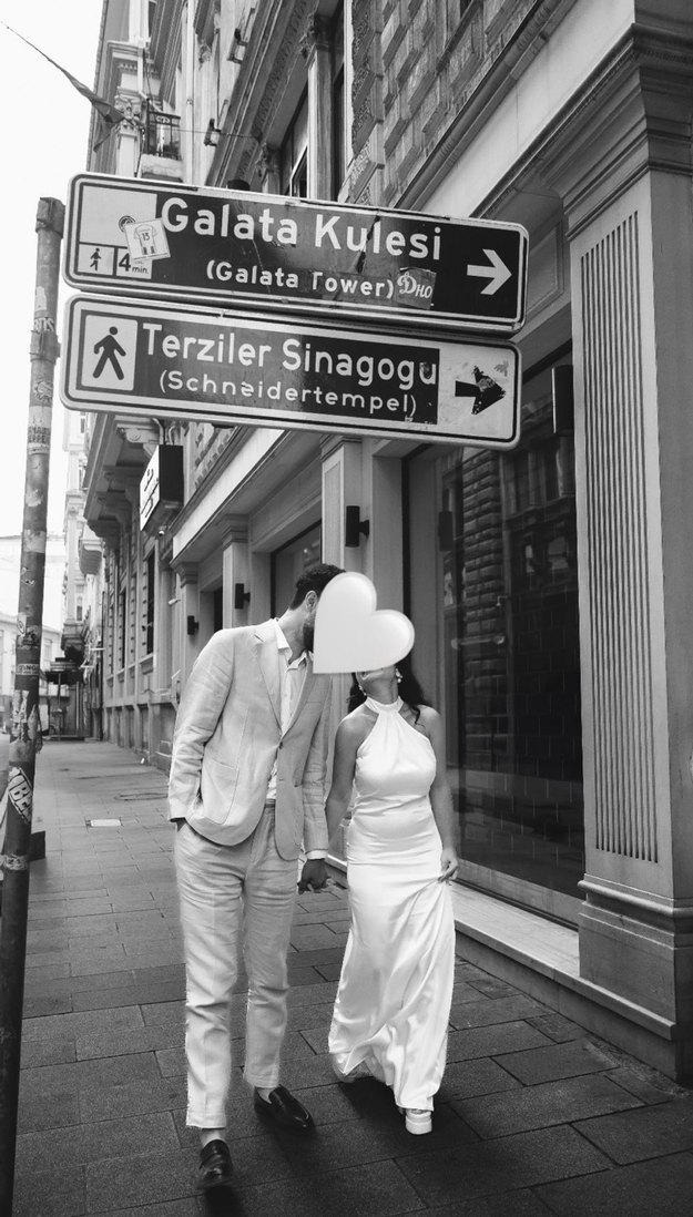 Minimalist Beyaz Uzun A-Line Gelinlik - Görsel 2