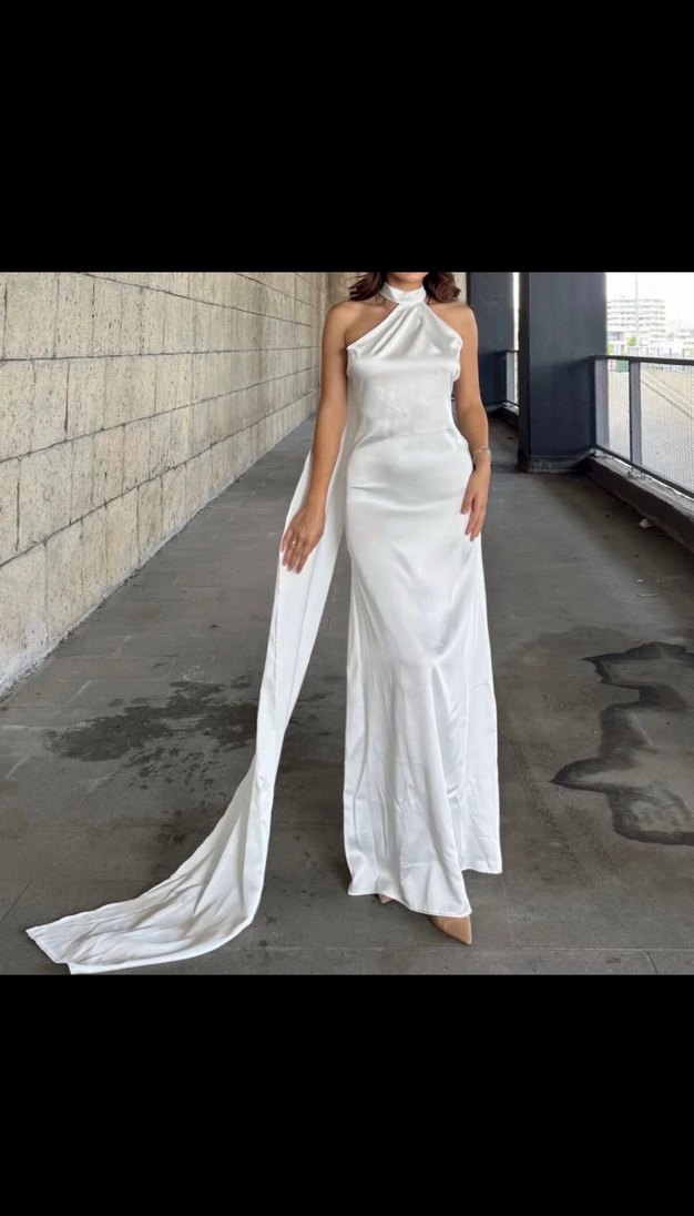 Minimalist Beyaz Uzun A-Line Gelinlik - Görsel 5