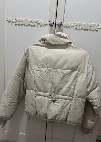 Beyaz Fermuarlı Yüksek Yakalı Kadın Mont - Görsel 2