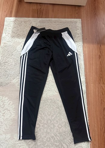 Adidas m