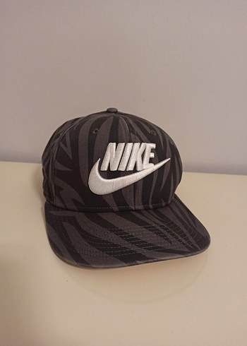 Nike Siyah Zebra Desenli Spor Sapka