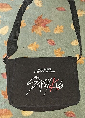 Diğer Stray kids postacı çanta