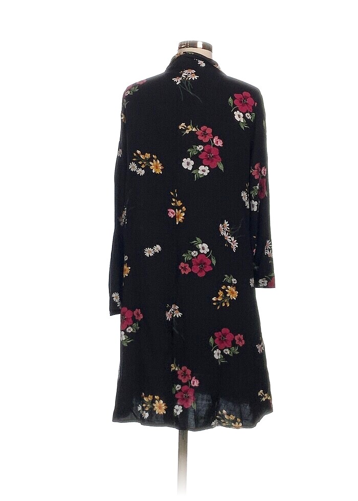 Stradivarius Kısa Elbise %70 İndirimli. - Görsel 3