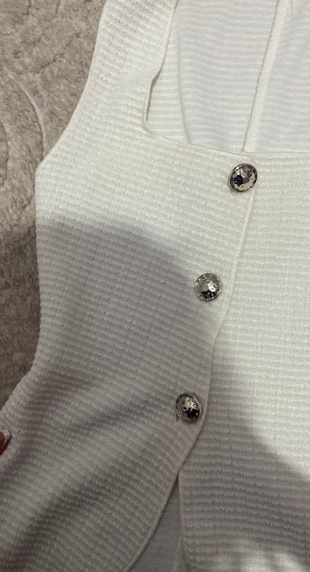 Hm Düğmeli, Kolsuz Beyaz Midi Yelek bele tam oturur - Görsel 3