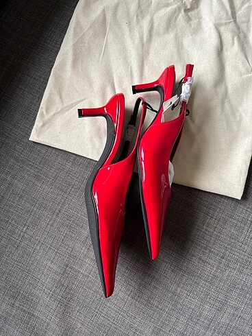 37 Beden kırmızı Renk Pull&Bear stiletto