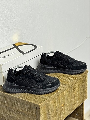 40 Beden SKECHERS MÜKEMMEL ÜRÜN