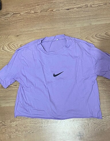 crop tshirt