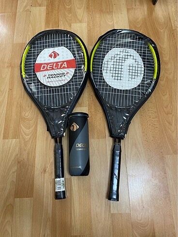 Delta başlangıç seviyesi tenis raketi ve topları