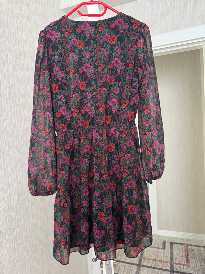 Çiçek Desenli Uzun Kollu Elbise - Görsel 3