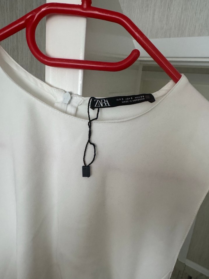 Beyaz Drapeli Midi Kolsuz Elbise - Görsel 2