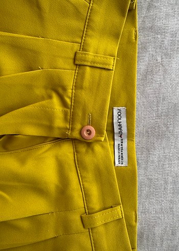 Sarı Pilili Kadın Kumaş Pantolon - Görsel 3