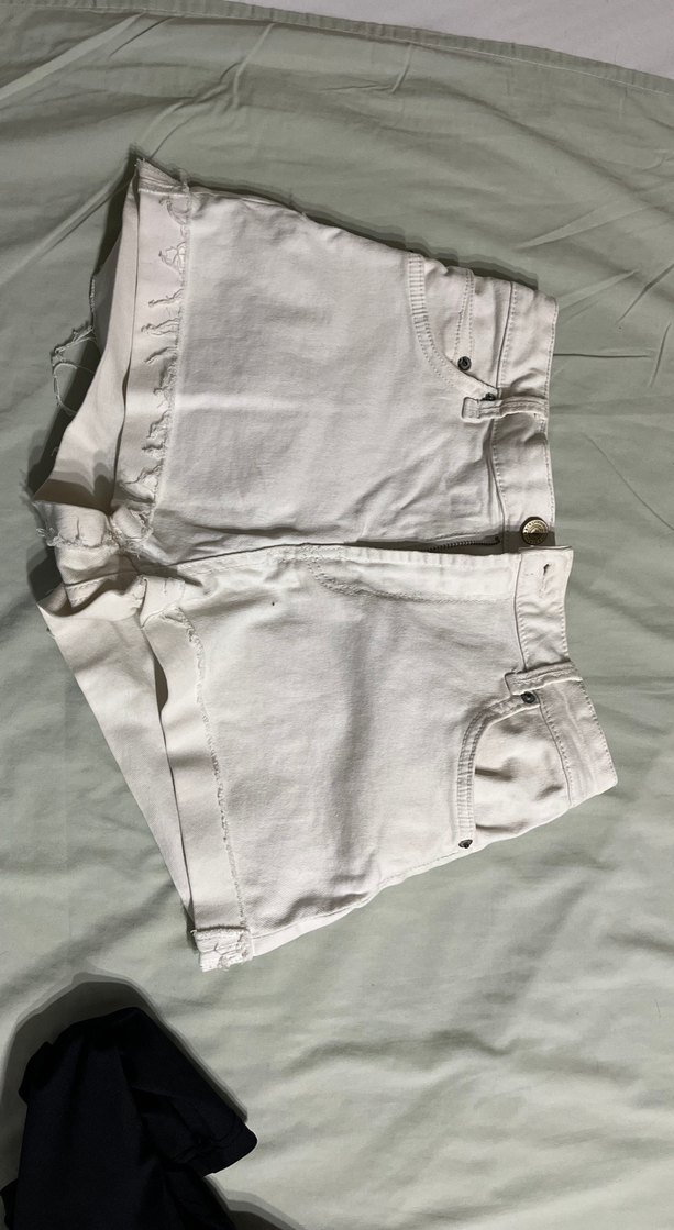 Beyaz Mini Denim Şort - Görsel 2