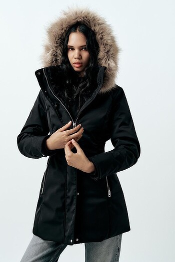 Zara SUYA VE RÜZGARA KARŞI KORUMALI PARKA