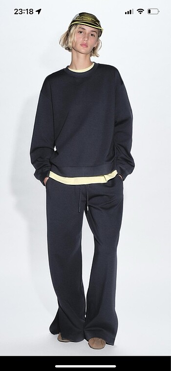 Zara INTERLOOK SWEATSHIRT