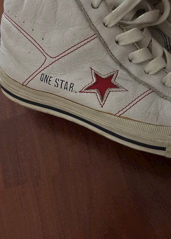 Converse Kadın Beyaz Nakışlı Bağcıklı Spor Ayakkabı