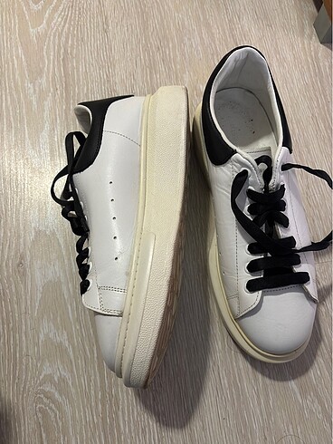 Zara 44 numara ayakkabı