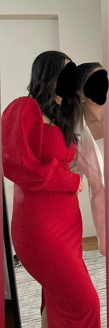 Kırmızı elbise