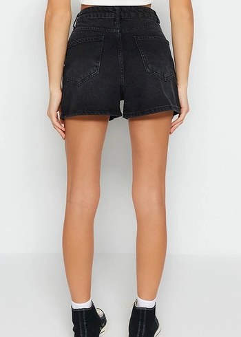 Siyah Yüksek Bel Denim Şort - Görsel 2