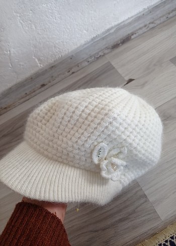 Kadın Beyaz Örgü Bere Çiçek Detaylı - Görsel 4