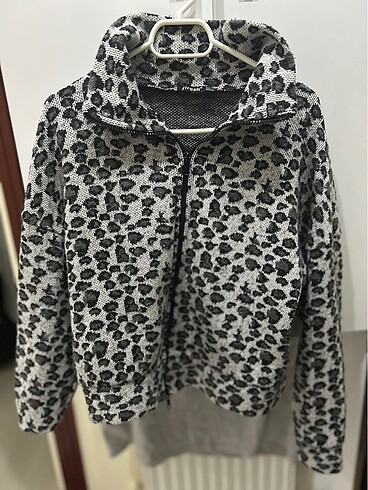 Leopar desenli ceket