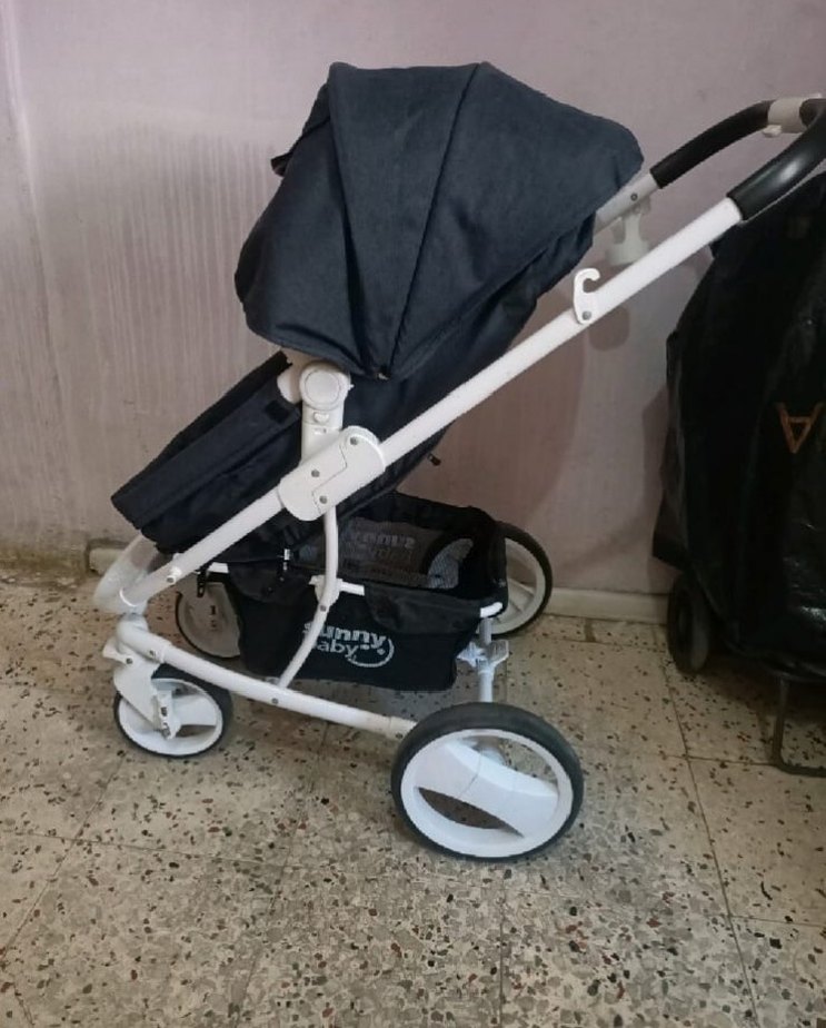 Gri ve Beyaz Bebek Arabası - Görsel 5