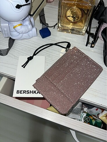 Beden Bershka parlak cüzdan