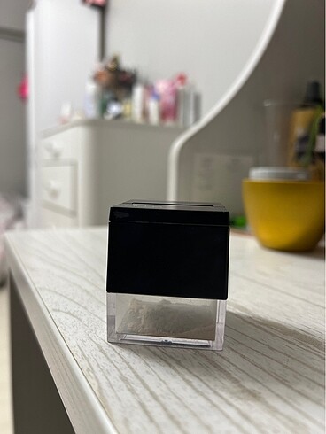 Huda Beauty Huda beauty mini boy pudra