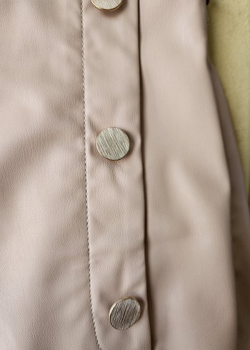 Zara Marka Bej Düğmeli Kadın Deri Mini Şort Etek - Görsel 3