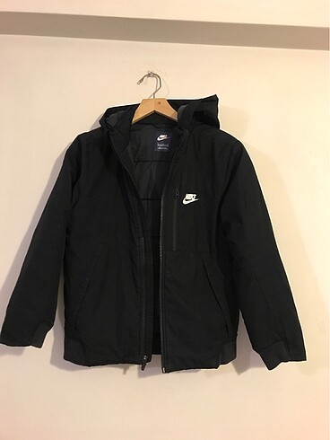 Nike mont