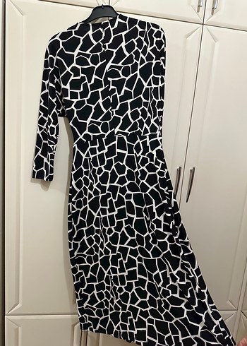 Paulmark Uzun Kollu Siyah Beyaz Zebra Desenli Elbise